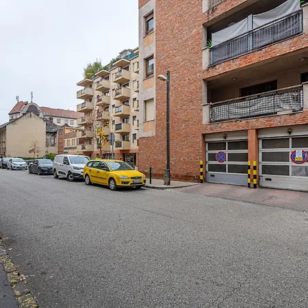 Free Parking Sweet Home Budapest Exterior photo